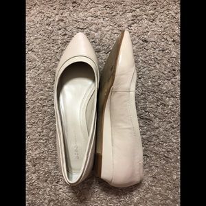 BCBGeneration tan cream leather flats. Size 9 1/2.